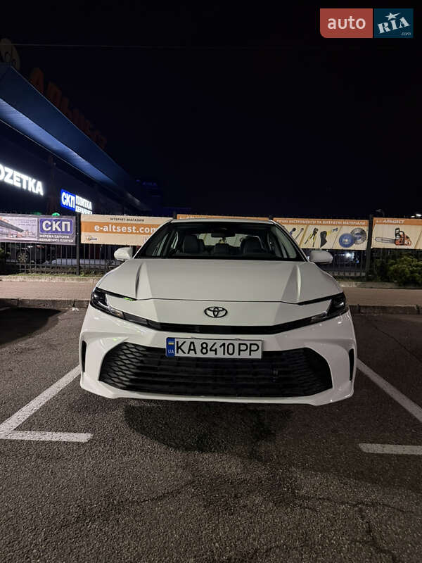 Седан Toyota Camry 2024 в Киеве фото 2 Седан Toyota Camry 2024 в Киеве
