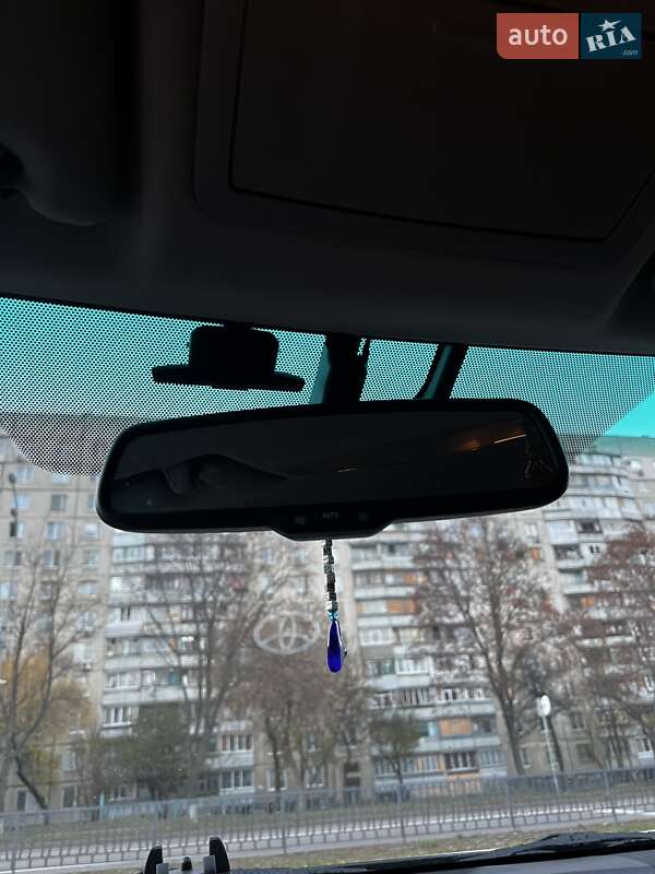 Седан Toyota Camry 2011 в Харькове