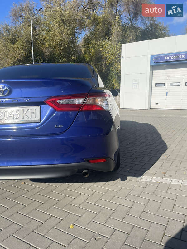 Седан Toyota Camry 2017 в Запорожье