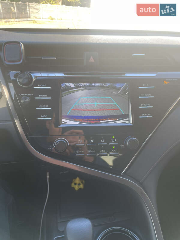 Седан Toyota Camry 2017 в Запорожье