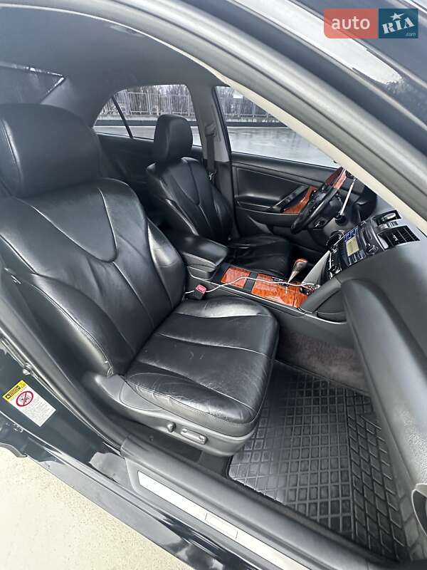 Седан Toyota Camry 2008 в Киеве