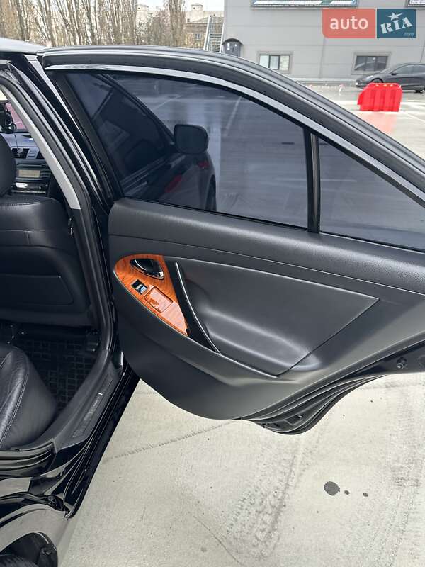 Седан Toyota Camry 2008 в Киеве