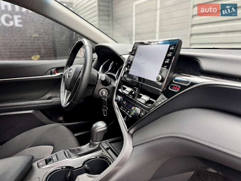 Седан Toyota Camry 2022 в Киеве фото 26 Седан Toyota Camry 2022 в Киеве