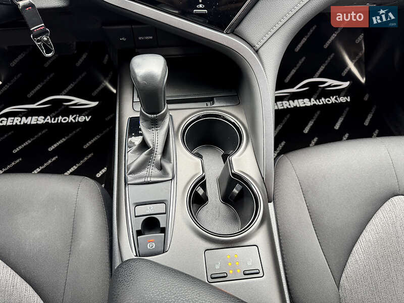 Седан Toyota Camry 2022 в Киеве фото 34 Седан Toyota Camry 2022 в Киеве
