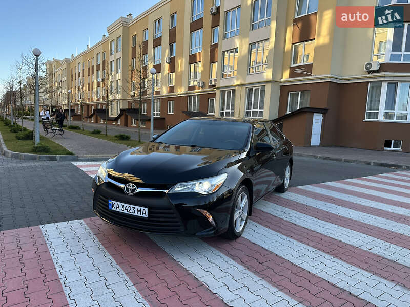 Седан Toyota Camry 2014 в Киеве