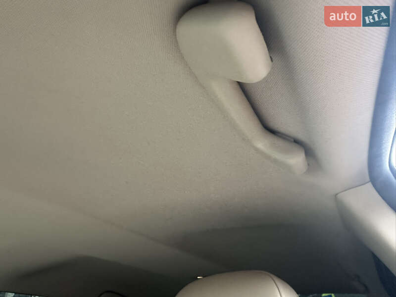 Седан Toyota Camry 2018 в Киеве