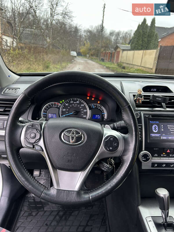 Седан Toyota Camry 2014 в Броварах