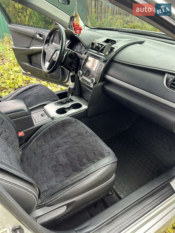 Седан Toyota Camry 2014 в Броварах