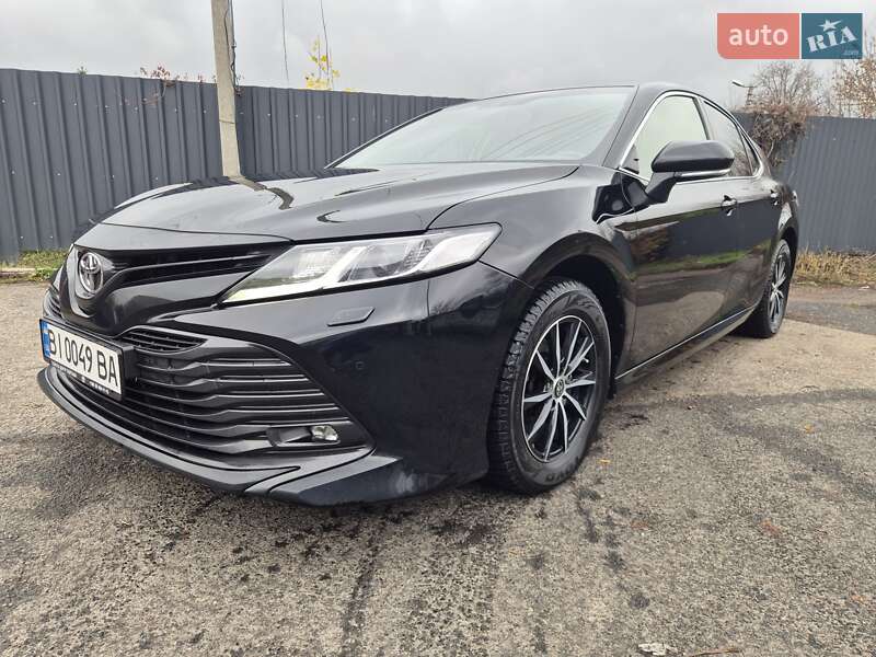 Седан Toyota Camry 2020 в Полтаве