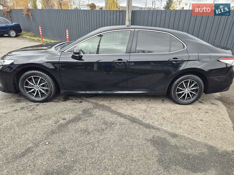 Седан Toyota Camry 2020 в Полтаве