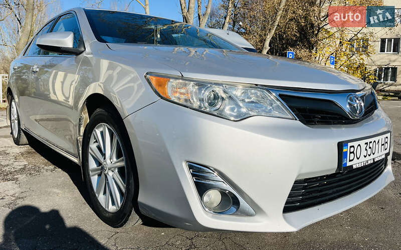 Седан Toyota Camry 2012 в Тернополе