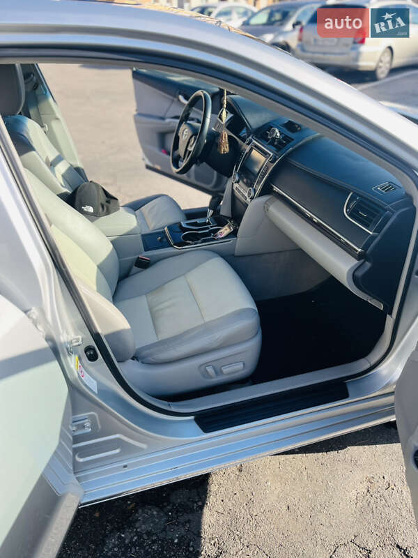 Седан Toyota Camry 2012 в Тернополе