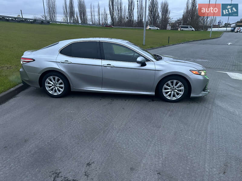 Седан Toyota Camry 2017 в Киеве фото 4 Седан Toyota Camry 2017 в Киеве