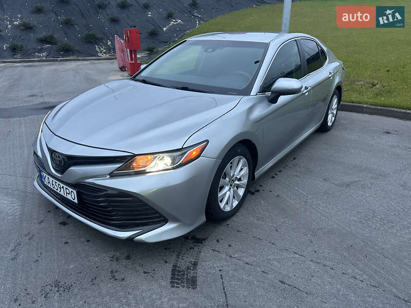 Седан Toyota Camry 2017 в Киеве фото 5 Седан Toyota Camry 2017 в Киеве