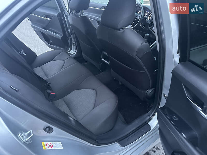 Седан Toyota Camry 2017 в Киеве фото 17 Седан Toyota Camry 2017 в Киеве