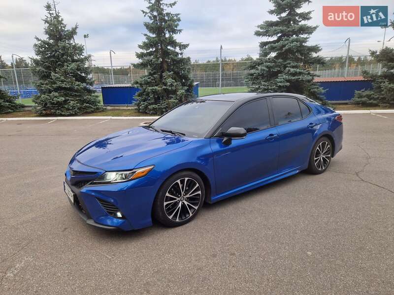 Седан Toyota Camry 2017 в Киеве фото Седан Toyota Camry 2017 в Киеве