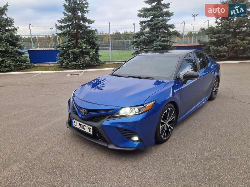 Седан Toyota Camry 2017 в Киеве фото 3 Седан Toyota Camry 2017 в Киеве