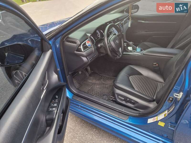 Седан Toyota Camry 2017 в Киеве фото 28 Седан Toyota Camry 2017 в Киеве