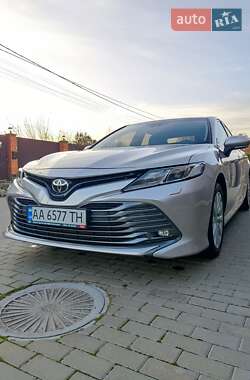 Седан Toyota Camry 2017 в Києві