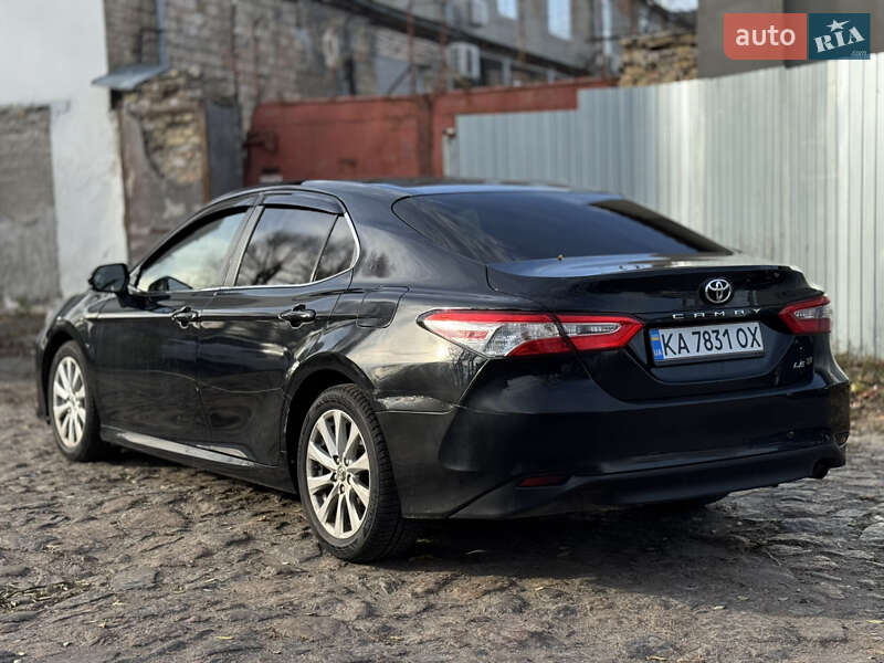 Седан Toyota Camry 2017 в Виннице