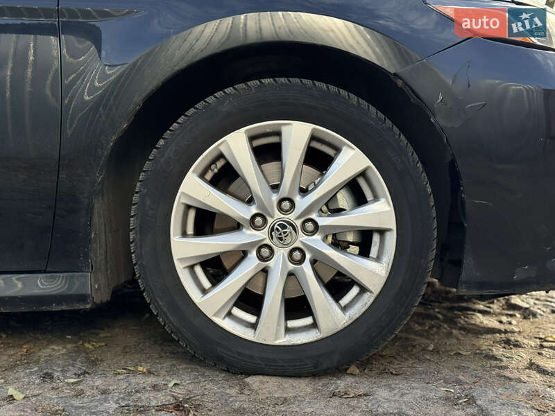 Седан Toyota Camry 2017 в Виннице