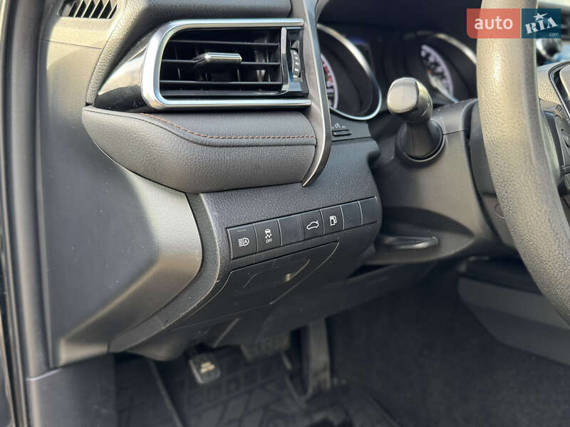 Седан Toyota Camry 2017 в Виннице