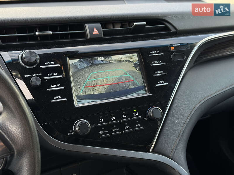 Седан Toyota Camry 2017 в Виннице