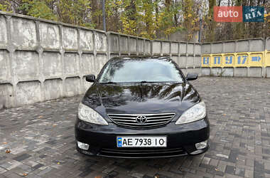 Седан Toyota Camry 2005 в Днепре