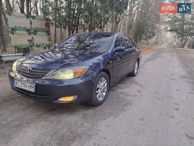 Седан Toyota Camry 2002 в Киеве