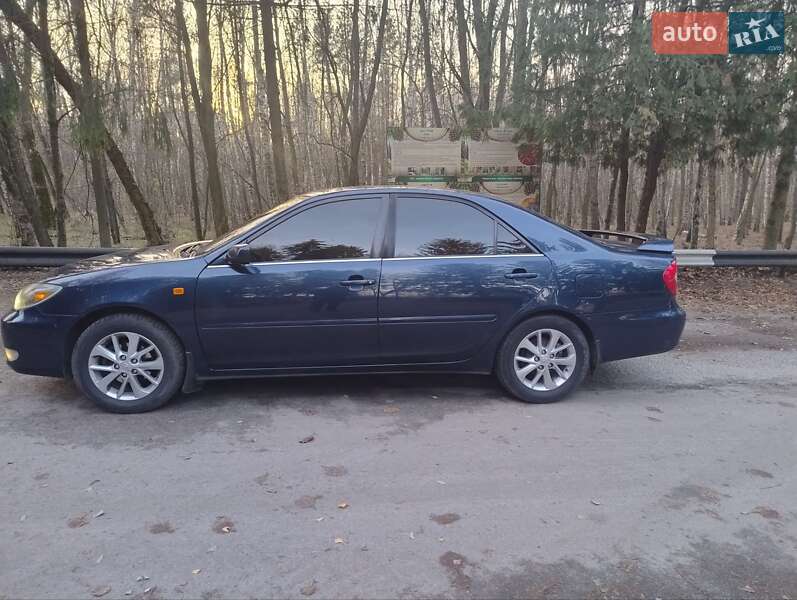 Седан Toyota Camry 2002 в Киеве