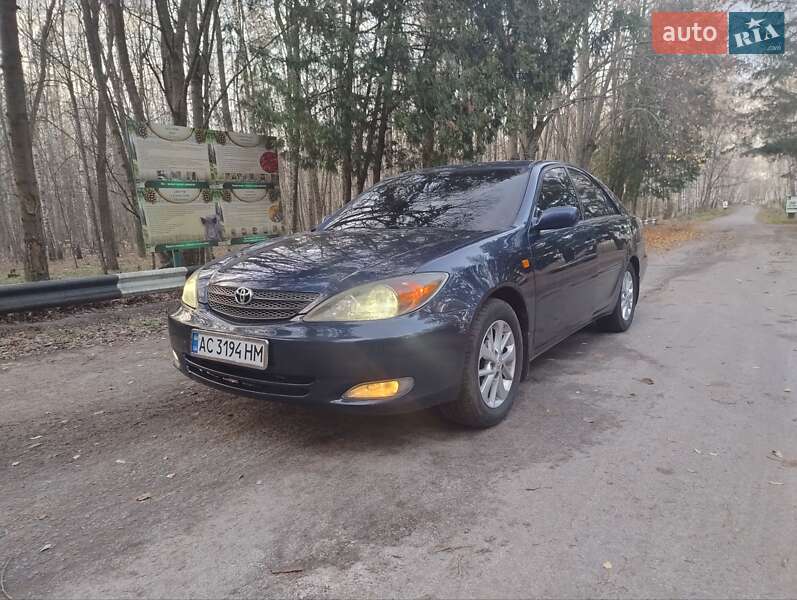 Седан Toyota Camry 2002 в Киеве