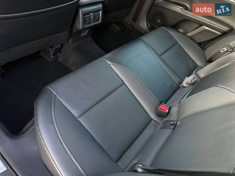 Седан Toyota Camry 2024 в Киеве фото 43 Седан Toyota Camry 2024 в Киеве