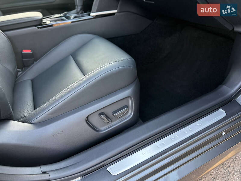 Седан Toyota Camry 2024 в Киеве фото 51 Седан Toyota Camry 2024 в Киеве