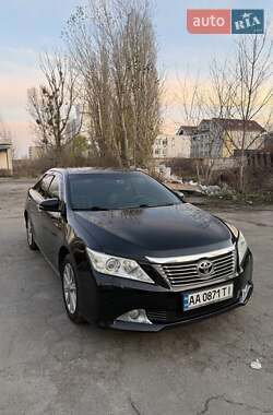 Седан Toyota Camry 2012 в Киеве