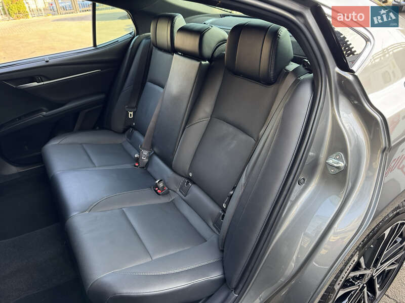 Седан Toyota Camry 2024 в Киеве фото 12 Седан Toyota Camry 2024 в Киеве