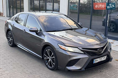 Седан Toyota Camry 2019 в Одессе