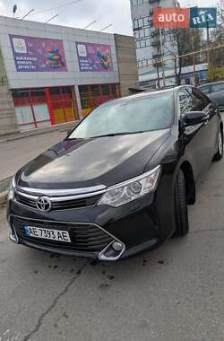 Седан Toyota Camry 2015 в Днепре