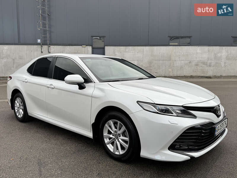 Седан Toyota Camry 2018 в Киеве фото 4 Седан Toyota Camry 2018 в Киеве
