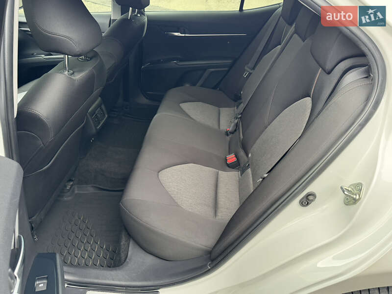 Седан Toyota Camry 2018 в Киеве фото 26 Седан Toyota Camry 2018 в Киеве