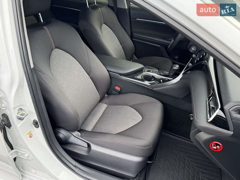 Седан Toyota Camry 2018 в Киеве фото 32 Седан Toyota Camry 2018 в Киеве