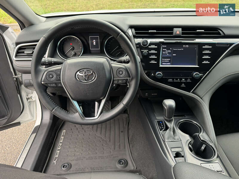 Седан Toyota Camry 2018 в Киеве фото 41 Седан Toyota Camry 2018 в Киеве