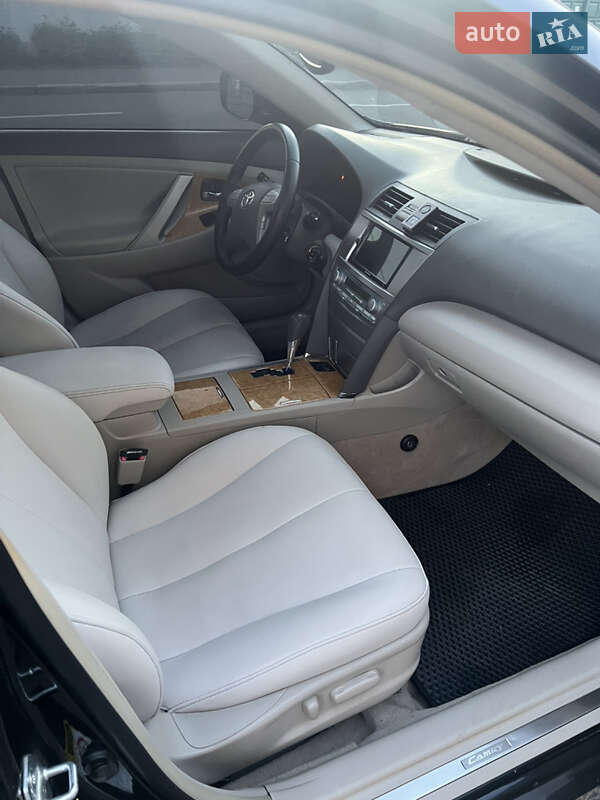Седан Toyota Camry 2007 в Харькове