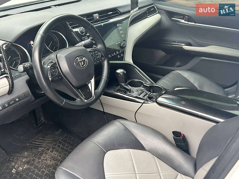 Седан Toyota Camry 2017 в Первомайську