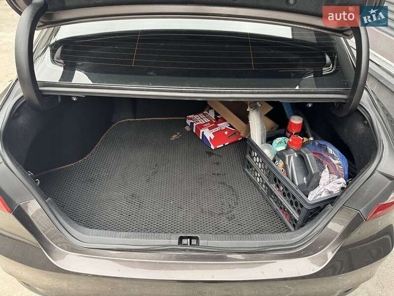 Седан Toyota Camry 2017 в Киеве фото 7 Седан Toyota Camry 2017 в Киеве