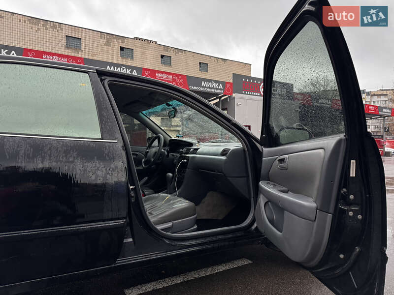 Седан Toyota Camry 1999 в Києві