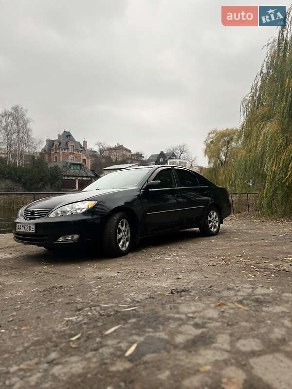 Седан Toyota Camry 2005 в Києві
