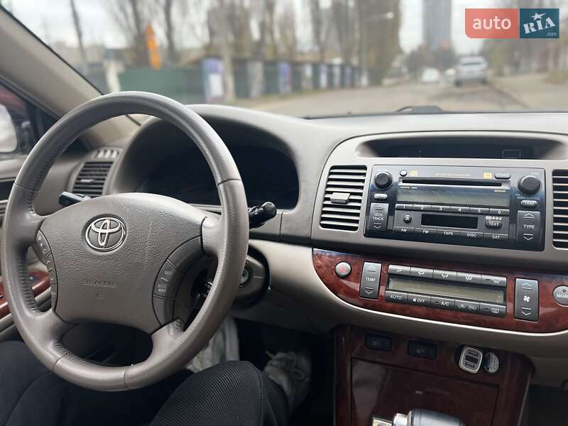 Седан Toyota Camry 2005 в Києві
