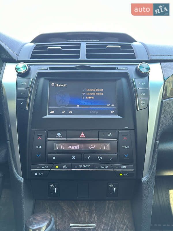 Седан Toyota Camry 2017 в Киеве
