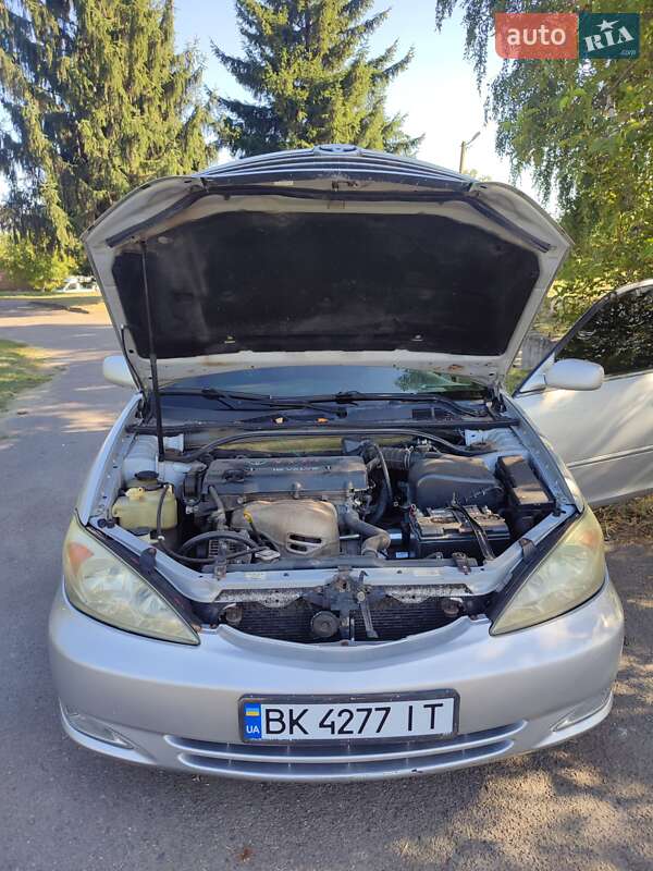 Седан Toyota Camry 2004 в Дубні фото 18 Седан Toyota Camry 2004 в Дубні