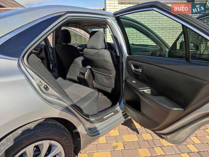 Седан Toyota Camry 2016 в Запоріжжі
